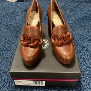 Vince Camuto 7.5 NIB never worn purchased directly from site 
Beautiful shoes.